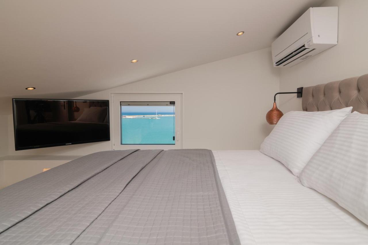 Minimal Loft With Sea View Over Zakynthos Harbor! Exterior photo